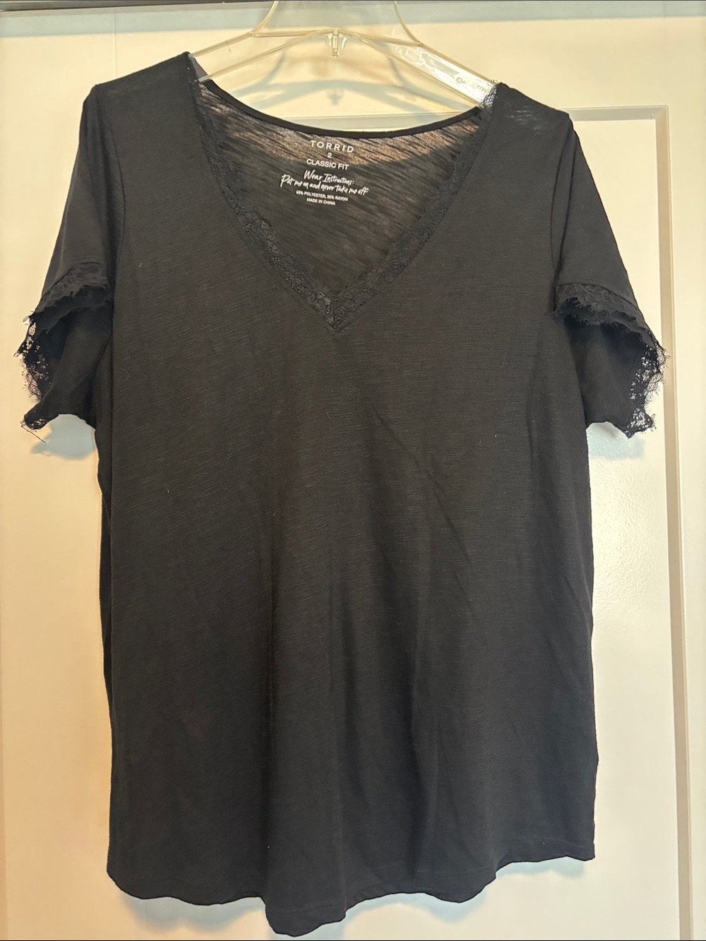 torrid Black V-Neck Tee with Lace Trim and sleeves size 2